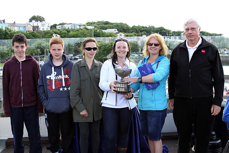 Susan Sheridan and the 'Ibis' team collect their prizes from Declan Gray who represented sponsors Davy