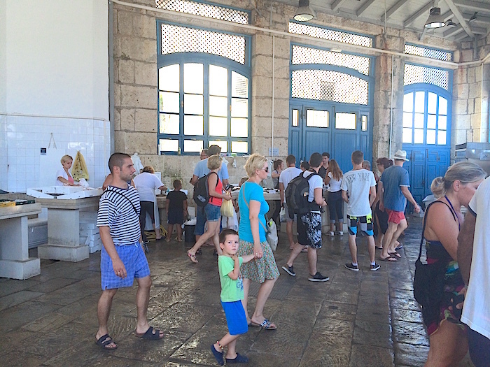 Fishmarket in Mali, Losenj