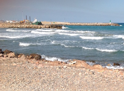 Canet d'en Berenguer - entrance not for the faint-hearted!